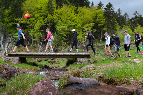 Honors students hike through the Pyrenees.